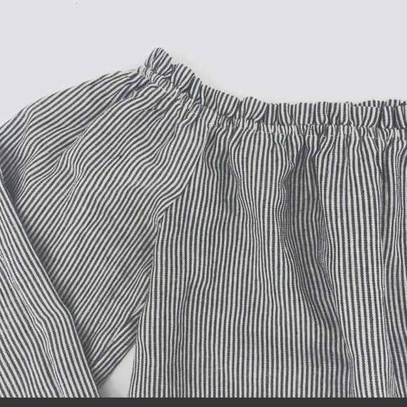 BRANDY MELVILLE THEIA Boxy Crop Peasant Top Pinstripe elastic charcoal white - Picture 12 of 14
